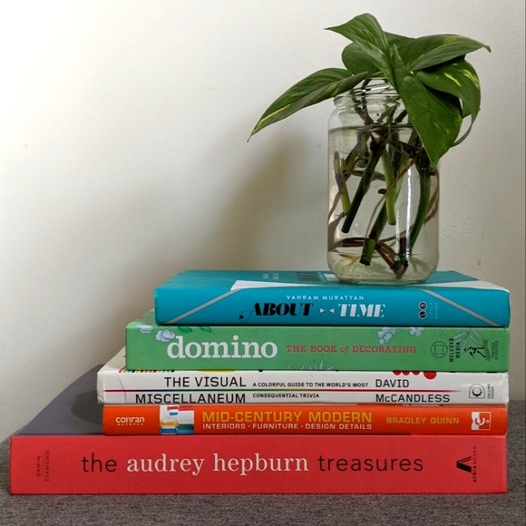 The Visual Miscellaneum: Colorful Guide to the World's Most Consequential Trivia - Picture 7 of 9